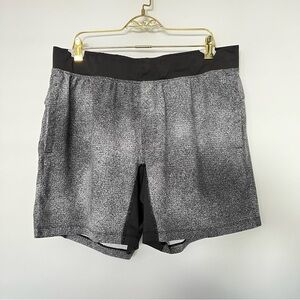 Lululemon T.H.E. Short Linerless Size XX-Large 7" Inseam Heather Gray Coal